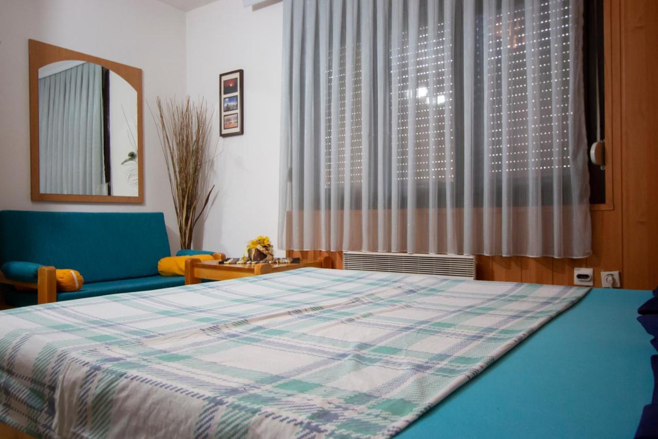 Hi Skopje Hostel Bagian luar foto